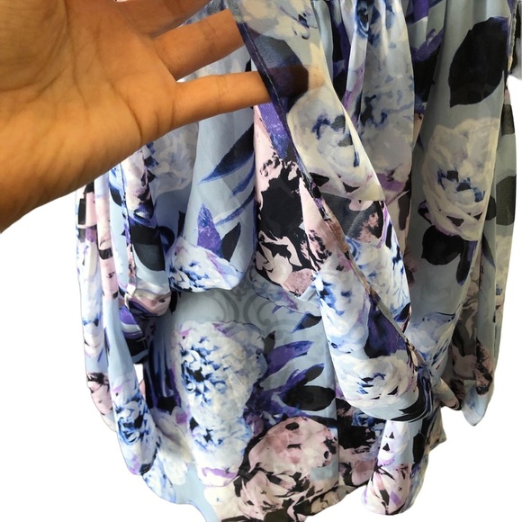 JENNIFER LOPEZ Off-Shoulder Floral Blouse - Picture 4 of 11